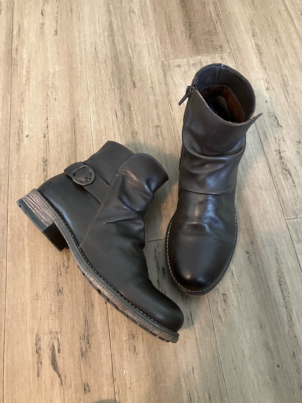 Avellini made in Portugal leather brown side zip  women’s ankle boots39/8.5